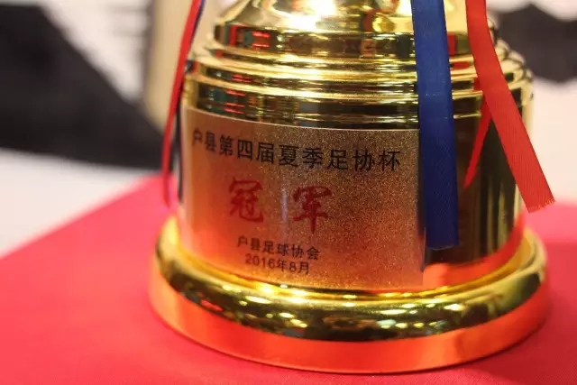 布朗尼夏联首秀9中2得到4分 湖人17号秀12中3