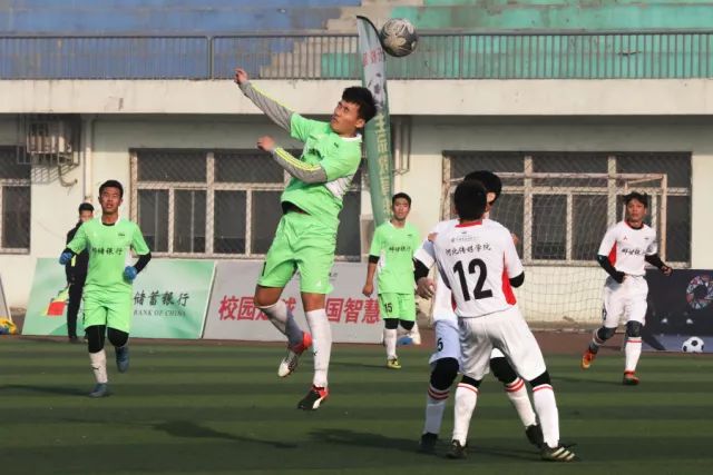 恩比德职业生涯总薪资超过5亿 比肩詹库杜乔治